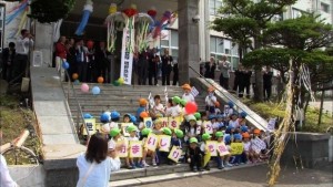 多くの市民が世界遺産登録を祝った