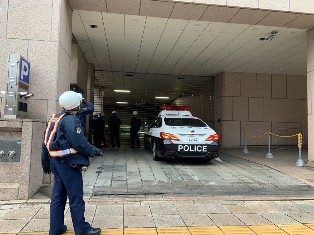 【速報】岩手銀行本店地下駐車場のクマを麻酔で捕獲【岩手】