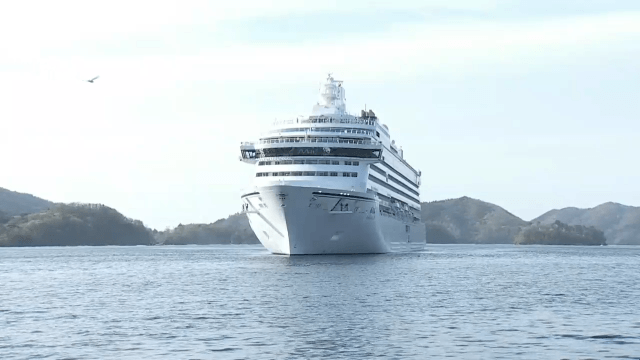 飛鳥Ⅲが寄港　クルーズ参加者が藤原の郷へ【岩手】